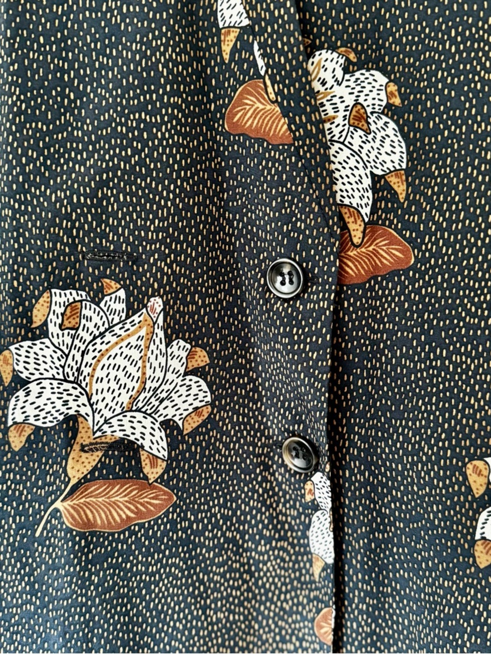 NWOT Stone Cold Fox Rare Satin Printed Tunic Top, Black Floral Speckle – Size 0 - Picture 3 of 7